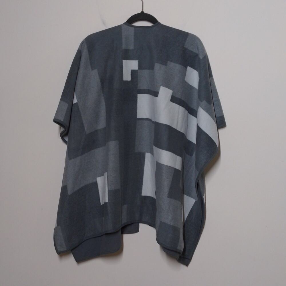 Woolrich Reversible Open Front Wrap / Cape In Gra… - image 4